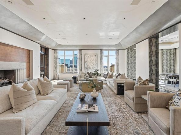 2555 N Pearl Street  2200, Dallas Texas 75201