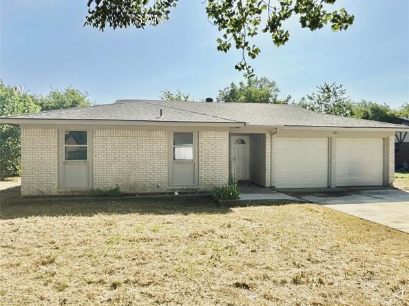 724  Windsor Drive , Everman Texas 76140