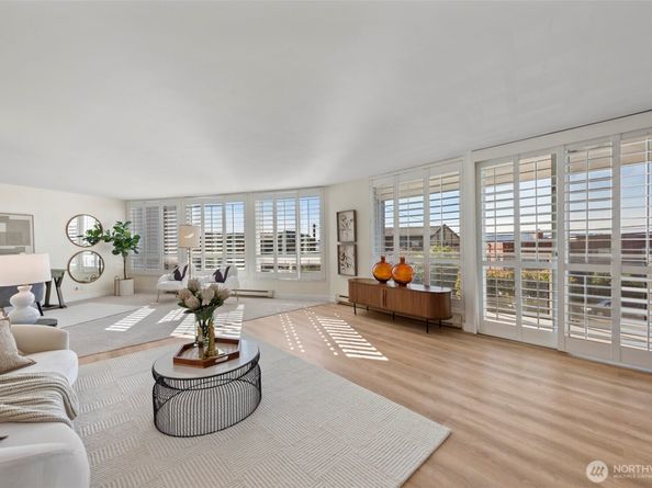 500 W Olympic Place 203, Seattle WA 98119