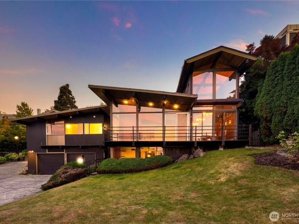 3653 W Commodore Way, Seattle WA 98199