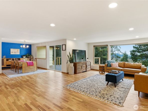 14111 12th Avenue SW, Burien WA 98166