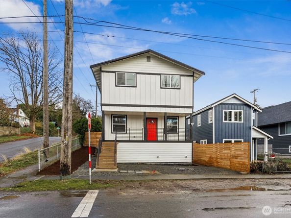 4002 Courtland Place S, Seattle WA 98118