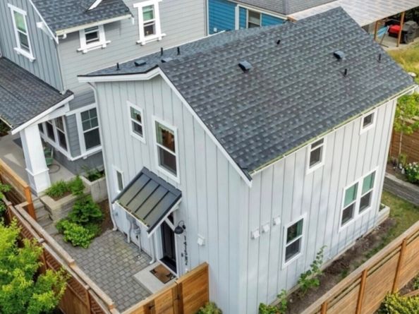 1415 29th Avenue C, Seattle WA 98122