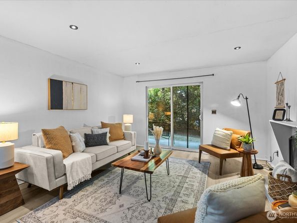 22107 66th Avenue W 10D, Mountlake Terrace WA 98043