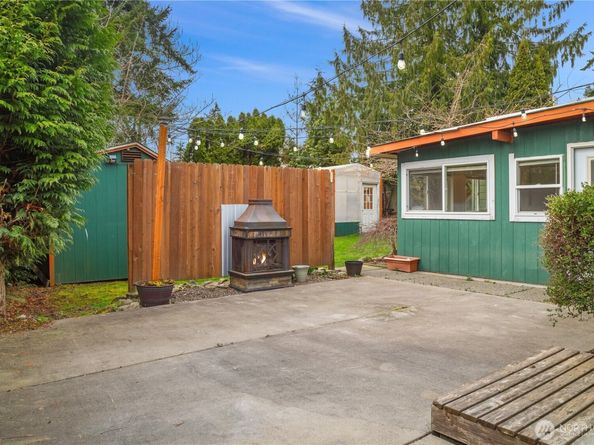 24212 52nd Avenue, Mountlake Terrace WA 98043