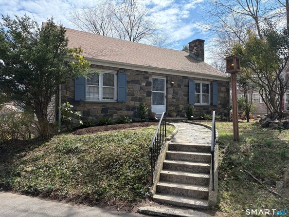10 Maple Drive, Greenwich CT 06870