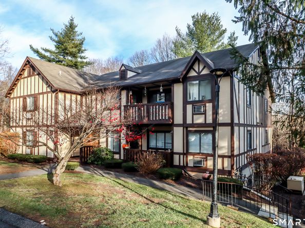 28 Rollingwood Drive 28, Brookfield CT 06804