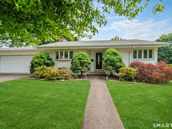 72 Calhoun Avenue, Trumbull CT 06611