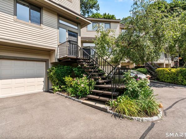 2435 Bedford Street 11C, Stamford CT 06905