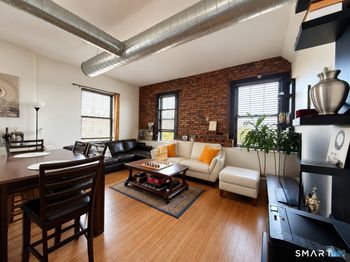 881 Lafayette Boulevard