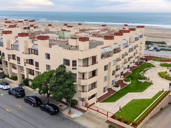 855 La Playa Street