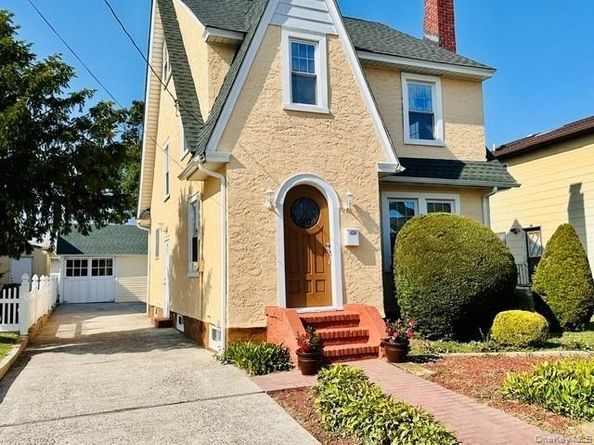 1424 Kiefer Avenue, Elmont NY 11003