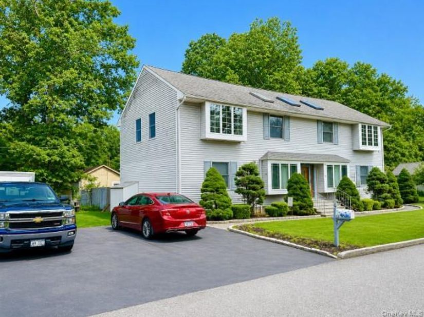 5 Forest Lane, Coram NY 11727