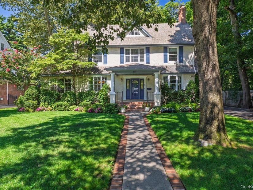 72 Broadway, Rockville Centre NY 11570