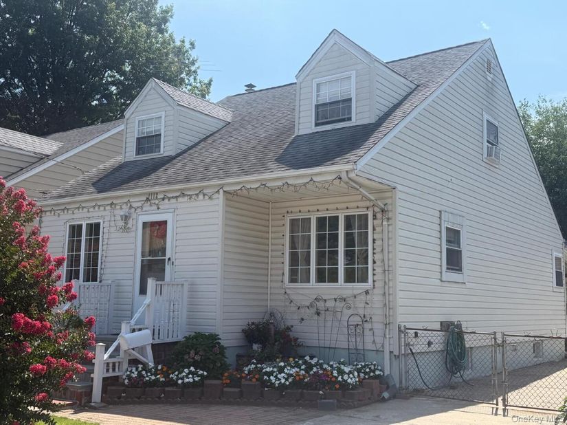 1112 McKenna Place, Uniondale NY 11553