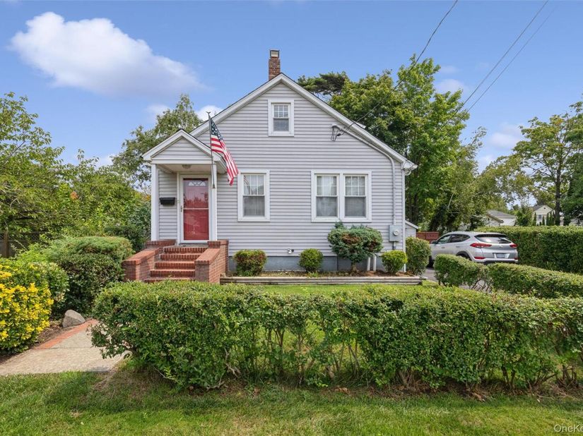 27 Litchfield Avenue, Babylon NY 11702