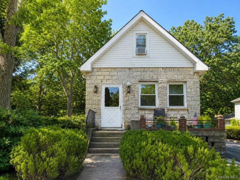 164 S Evergreen Drive, Selden NY 11784