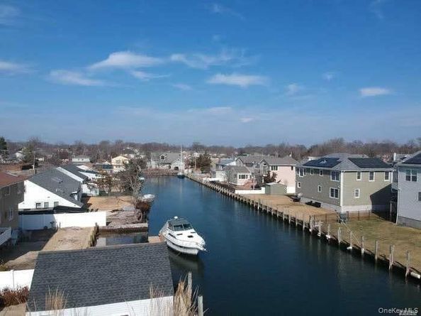 370 Clocks Boulevard, Massapequa NY 11758