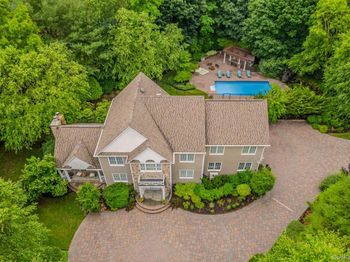 6 Maureen Drive