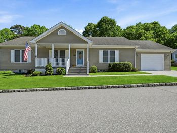 1407 Middle Road
