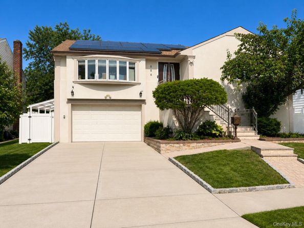 886 Woodmere Drive, Valley Stream NY 11581