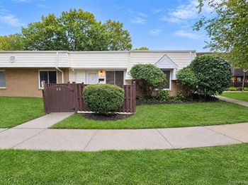 88 Glen Hollow Drive