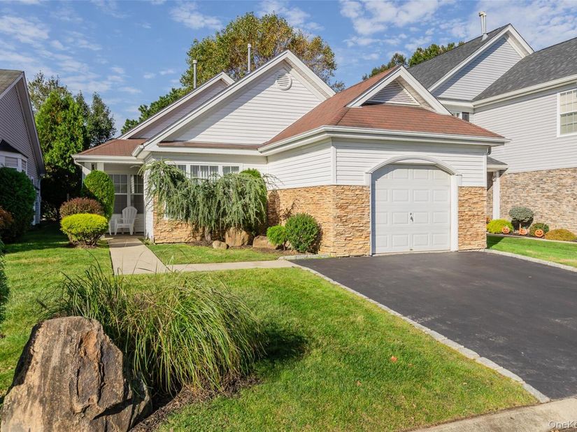29 Madison Circle, Middle Island NY 11953