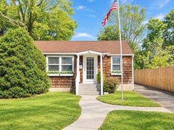 83 Hiddink Street