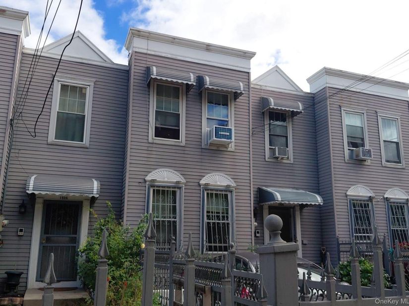 1904 Daly Avenue 96, Bronx NY 10460