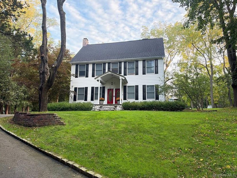 209 Old Town Road, East Setauket NY 11733