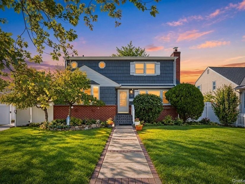 125 Grant Avenue, Copiague NY 11726