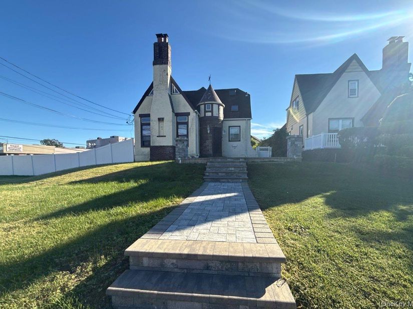 153 Main Street, East Rockaway NY 11518