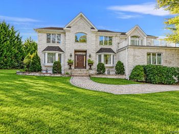 16 Brewster Avenue