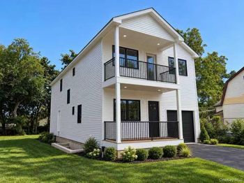 34 8th Avenue