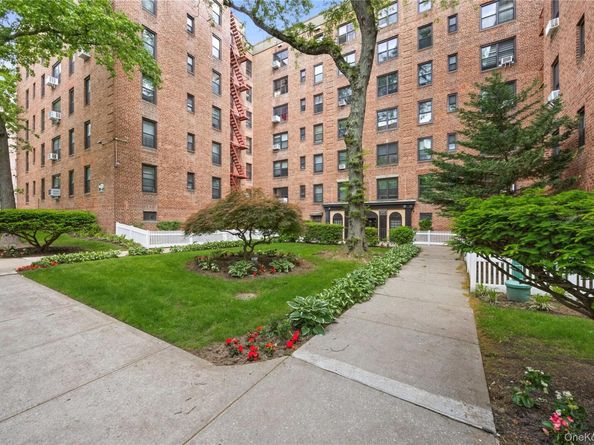 83-20 98 Street 4E, Woodhaven NY 11421