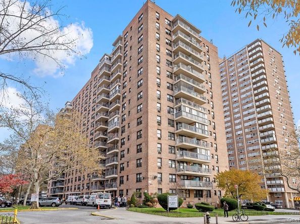 42-55 Colden Street 11V, Flushing NY 11355