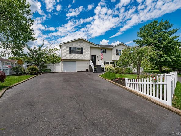 25 W Shore Drive, Patchogue NY 11772