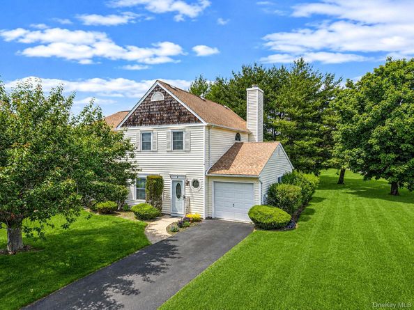 1 Thrush Path, Coram NY 11727