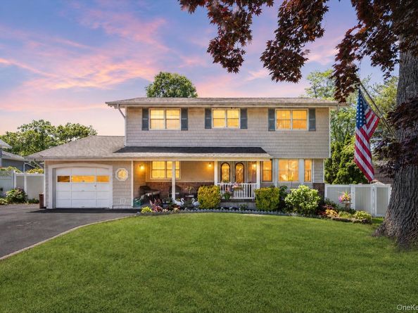 12 Swan Lane, Hauppauge NY 11788