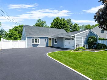 457 Peconic Street