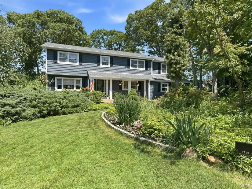 5 Crabapple Court, Mount Sinai NY 11766