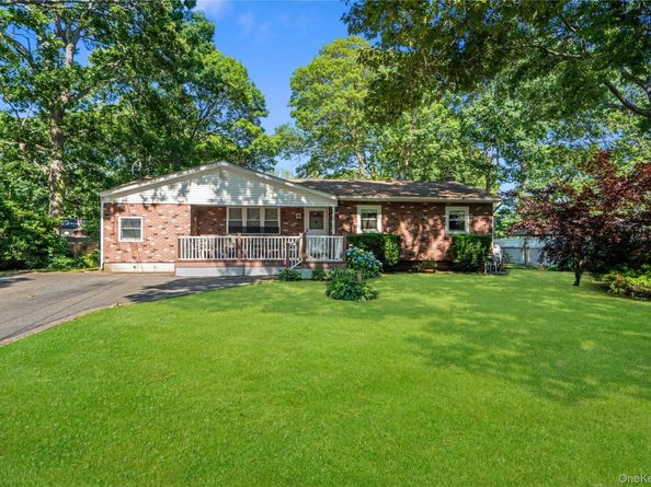 35 Corbin Avenue, Shirley NY 11967