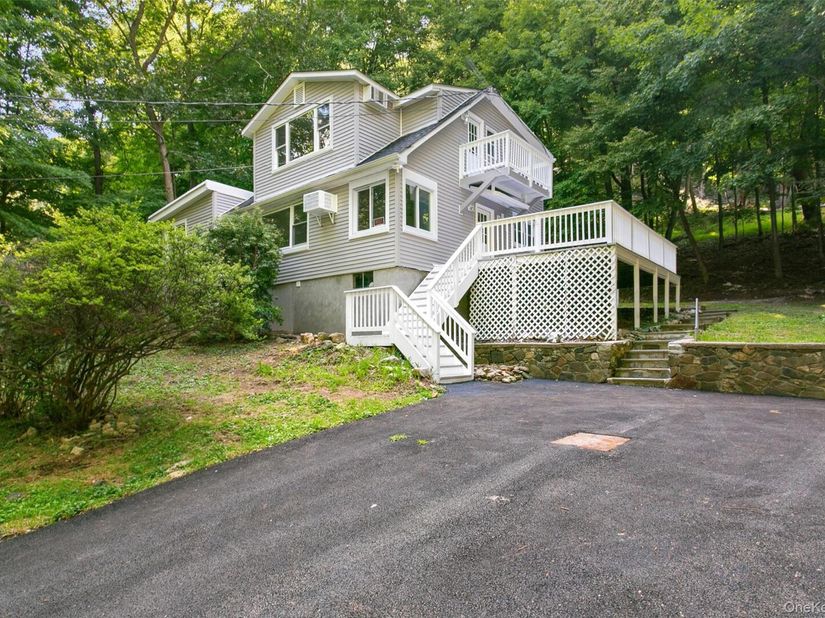 3 W Main Street, Goldens Bridge NY 10526