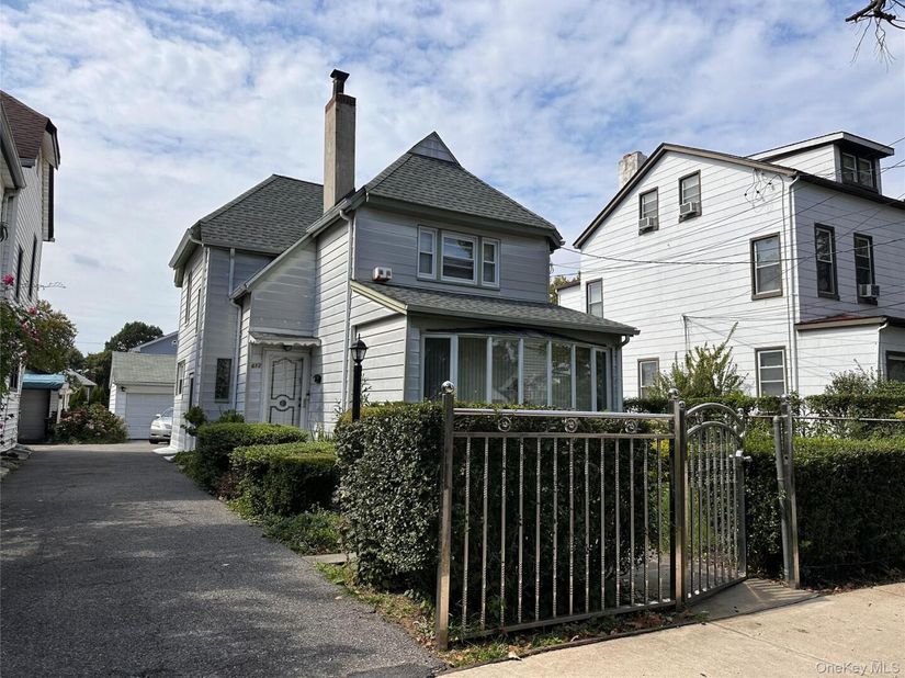 612 S 8th Avenue, Mount Vernon NY 10550
