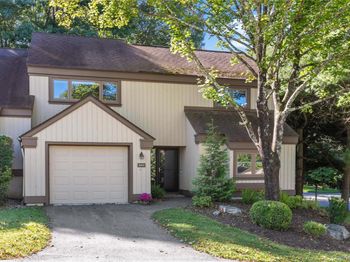 606 Heritage Hills