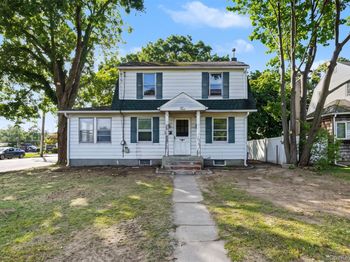 2 Willett Avenue