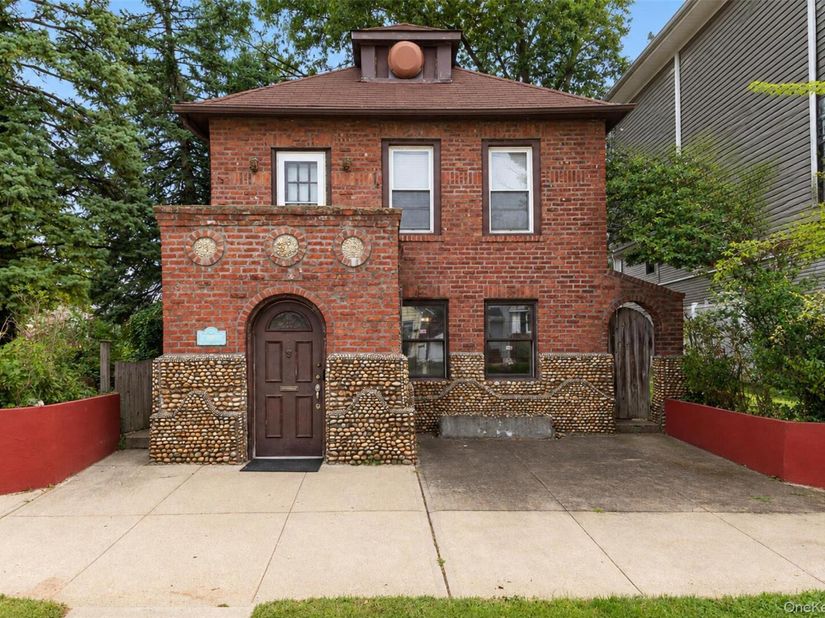 145 Arlington Avenue, Valley Stream NY 11580