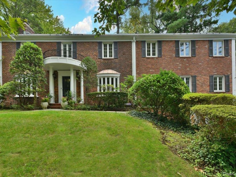 9 Dorset Road, Great Neck NY 11020