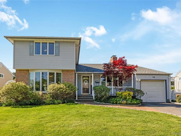 18 Tacoma Lane, Syosset NY 11791