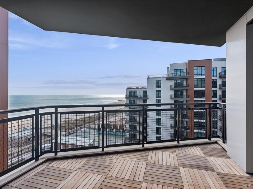 140 Boardwalk 905, Long Beach NY 11561